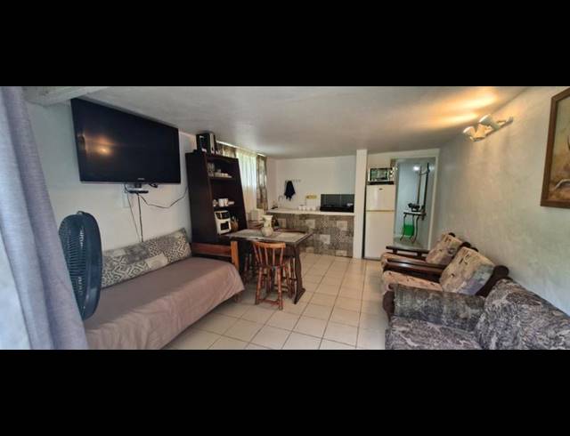 5 BEDROOM HOUSE FOR SALE IN GLENMORE BEACH